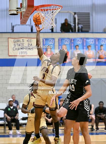 Thumbnail 2 in St. Petersburg vs Florida State University High photogallery.