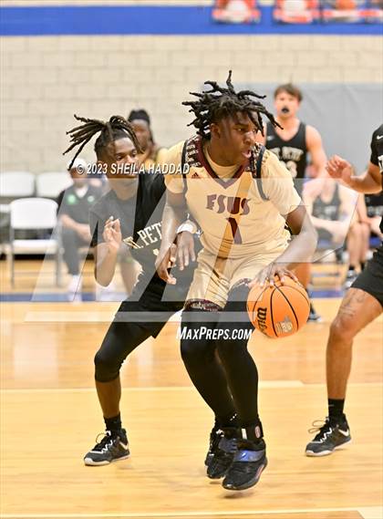 Thumbnail 2 in St. Petersburg vs Florida State University High photogallery.