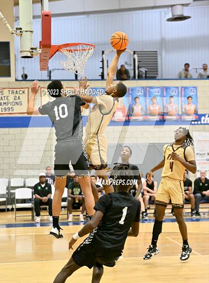 Thumbnail 1 in St. Petersburg vs Florida State University High photogallery.