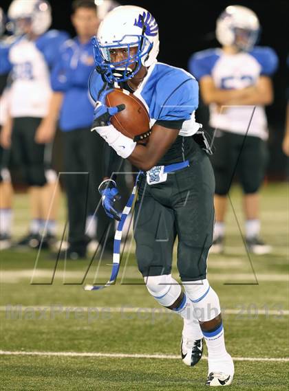 Thumbnail 3 in Ennis vs Lindale (UIL 4A Bi-District Playoff) photogallery.