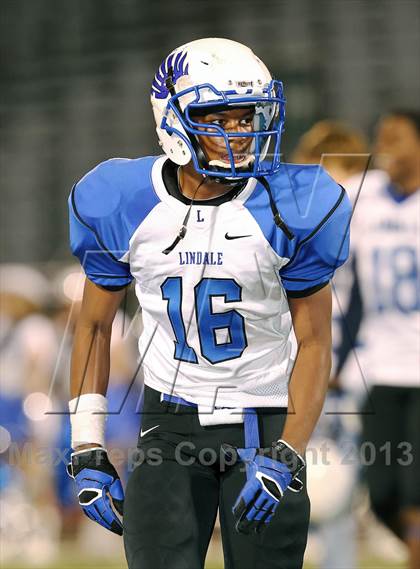 Thumbnail 1 in Ennis vs Lindale (UIL 4A Bi-District Playoff) photogallery.