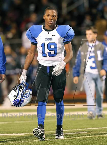 Thumbnail 1 in Ennis vs Lindale (UIL 4A Bi-District Playoff) photogallery.