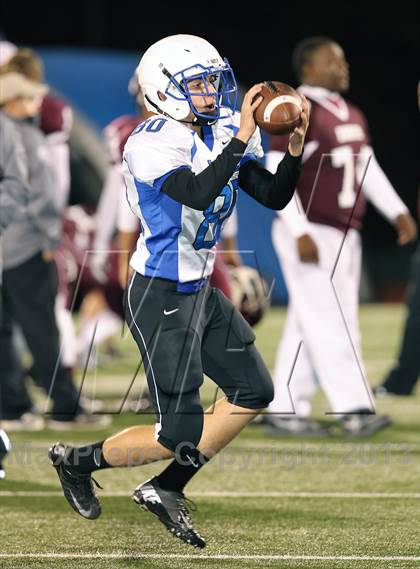 Thumbnail 2 in Ennis vs Lindale (UIL 4A Bi-District Playoff) photogallery.