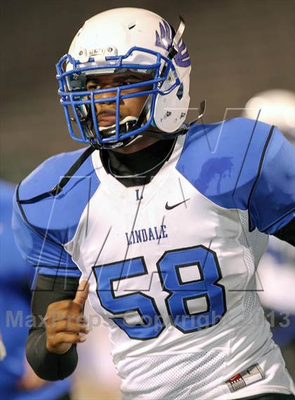 Thumbnail 2 in Ennis vs Lindale (UIL 4A Bi-District Playoff) photogallery.