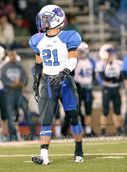 Thumbnail 1 in Ennis vs Lindale (UIL 4A Bi-District Playoff) photogallery.