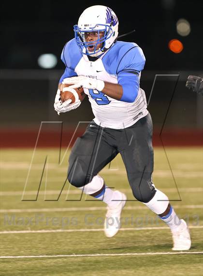 Thumbnail 3 in Ennis vs Lindale (UIL 4A Bi-District Playoff) photogallery.