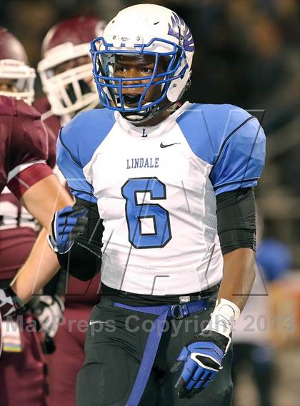 Thumbnail 2 in Ennis vs Lindale (UIL 4A Bi-District Playoff) photogallery.