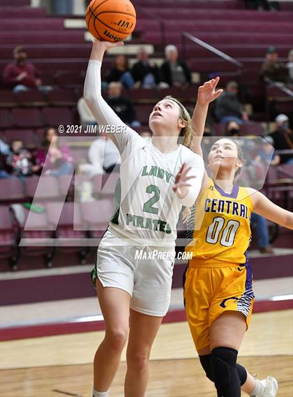 Thumbnail 2 in Central Sallisaw vs Gore (OSSAA 2A Regional Playoff) photogallery.