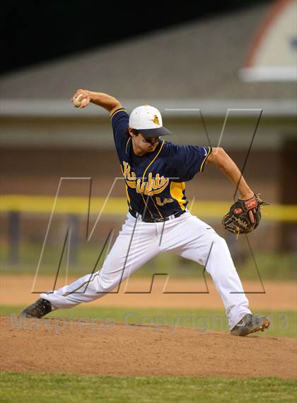 Thumbnail 2 in Williamsville South vs. Sutherland (NYSPHSAA Far West Regional) photogallery.