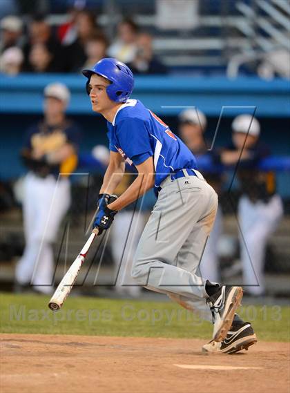 Thumbnail 3 in Williamsville South vs. Sutherland (NYSPHSAA Far West Regional) photogallery.