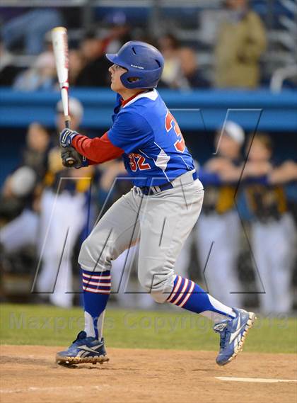 Thumbnail 2 in Williamsville South vs. Sutherland (NYSPHSAA Far West Regional) photogallery.