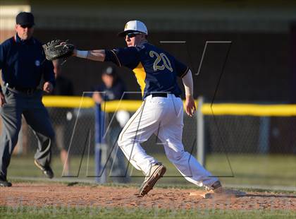 Thumbnail 2 in Williamsville South vs. Sutherland (NYSPHSAA Far West Regional) photogallery.