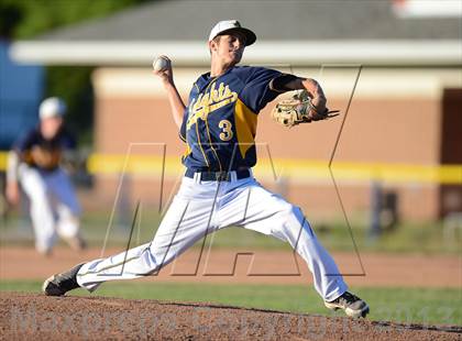 Thumbnail 1 in Williamsville South vs. Sutherland (NYSPHSAA Far West Regional) photogallery.