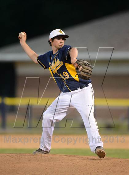 Thumbnail 1 in Williamsville South vs. Sutherland (NYSPHSAA Far West Regional) photogallery.