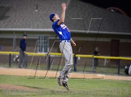 Thumbnail 2 in Williamsville South vs. Sutherland (NYSPHSAA Far West Regional) photogallery.