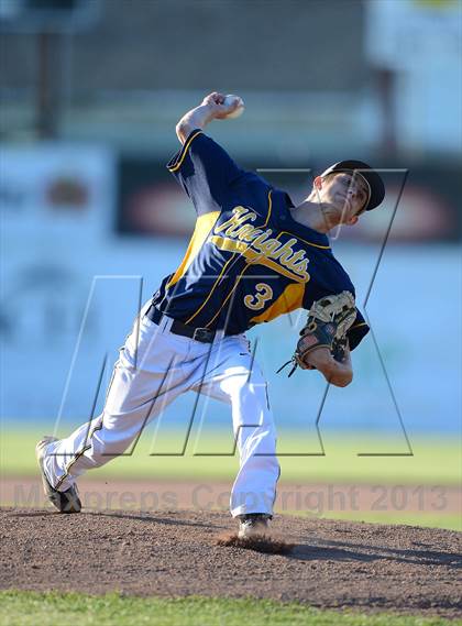 Thumbnail 3 in Williamsville South vs. Sutherland (NYSPHSAA Far West Regional) photogallery.