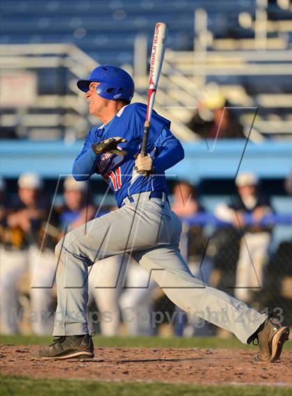 Thumbnail 1 in Williamsville South vs. Sutherland (NYSPHSAA Far West Regional) photogallery.