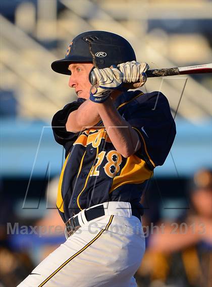 Thumbnail 1 in Williamsville South vs. Sutherland (NYSPHSAA Far West Regional) photogallery.