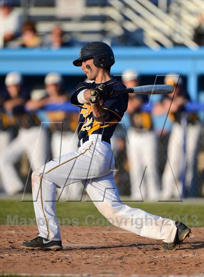 Thumbnail 2 in Williamsville South vs. Sutherland (NYSPHSAA Far West Regional) photogallery.
