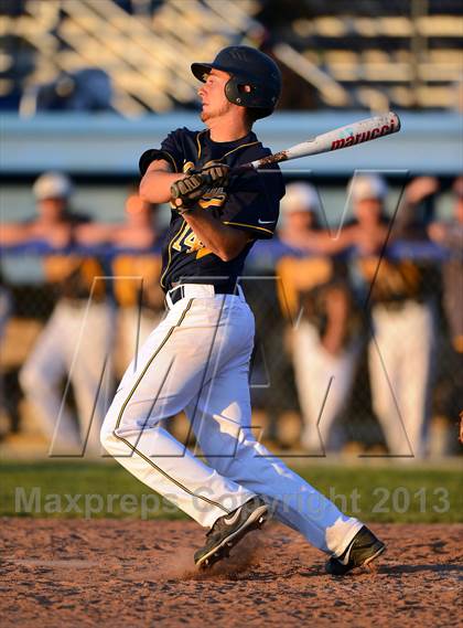 Thumbnail 1 in Williamsville South vs. Sutherland (NYSPHSAA Far West Regional) photogallery.