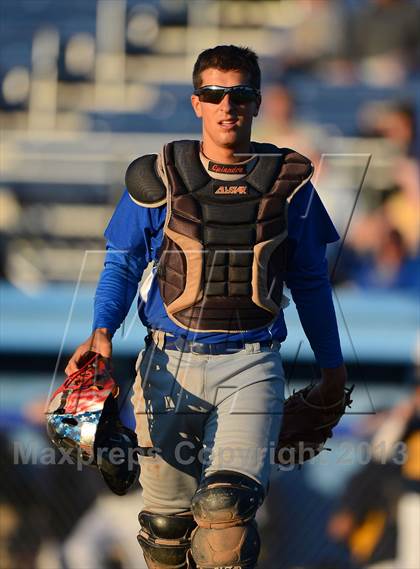 Thumbnail 1 in Williamsville South vs. Sutherland (NYSPHSAA Far West Regional) photogallery.
