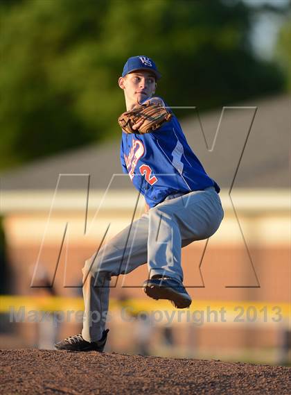 Thumbnail 2 in Williamsville South vs. Sutherland (NYSPHSAA Far West Regional) photogallery.