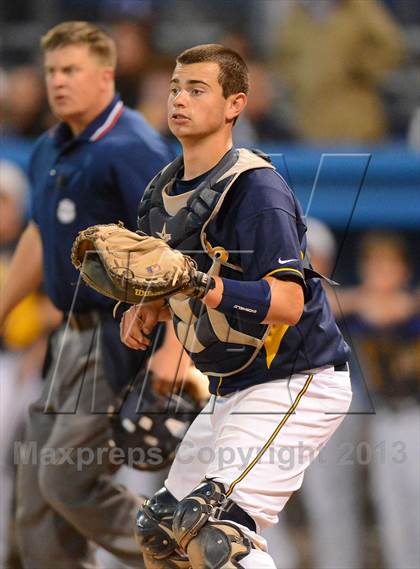 Thumbnail 1 in Williamsville South vs. Sutherland (NYSPHSAA Far West Regional) photogallery.