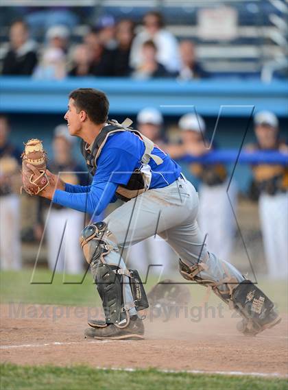 Thumbnail 3 in Williamsville South vs. Sutherland (NYSPHSAA Far West Regional) photogallery.