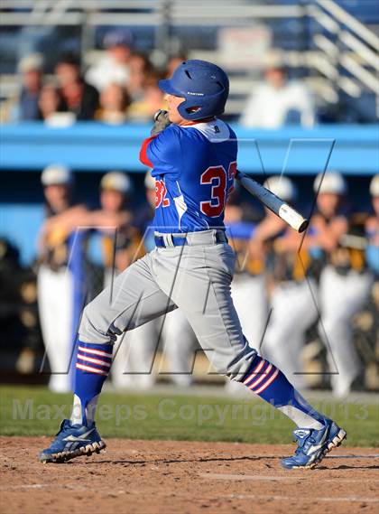 Thumbnail 2 in Williamsville South vs. Sutherland (NYSPHSAA Far West Regional) photogallery.