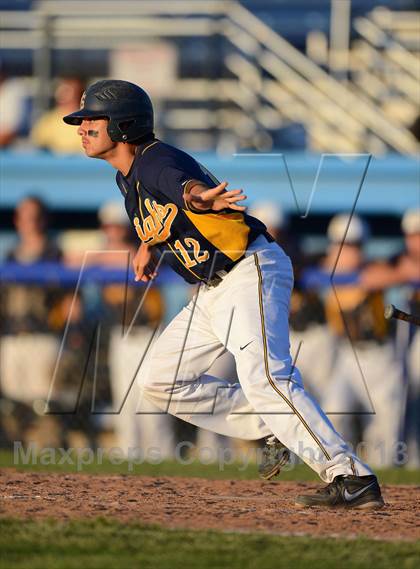 Thumbnail 3 in Williamsville South vs. Sutherland (NYSPHSAA Far West Regional) photogallery.
