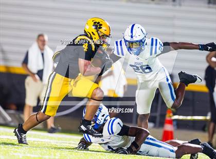 Thumbnail 1 in Jesuit vs Valdosta photogallery.