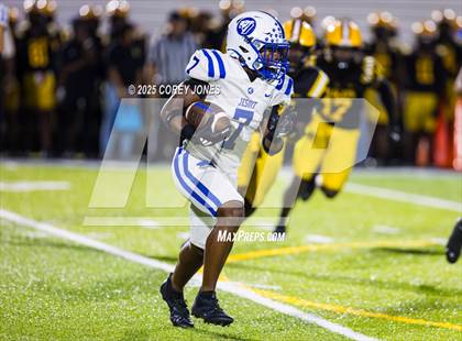 Thumbnail 3 in Jesuit vs Valdosta photogallery.