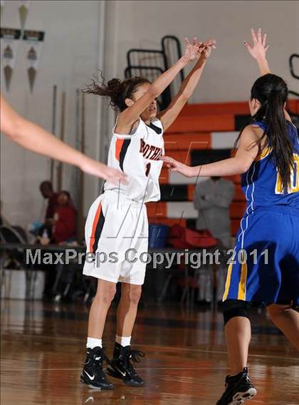 Thumbnail 1 in Lincoln @ Foothill photogallery.