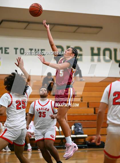 Thumbnail 2 in Washington vs. Cardinal Newman (Brett Callan Tournament) photogallery.