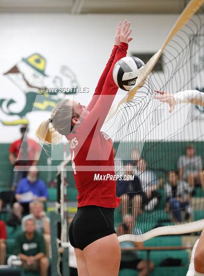 Thumbnail 2 in Trimble @ Fisher Catholic photogallery.