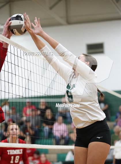 Thumbnail 2 in Trimble @ Fisher Catholic photogallery.