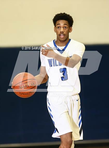 Thumbnail 1 in Agoura vs Windward (West Valley Thanksgiving Tip-Off Classic) photogallery.