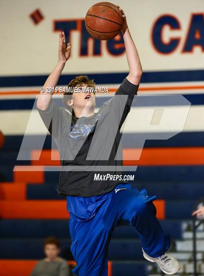 Thumbnail 2 in Agoura vs Windward (West Valley Thanksgiving Tip-Off Classic) photogallery.