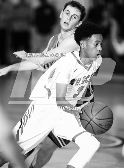 Thumbnail 1 in Agoura vs Windward (West Valley Thanksgiving Tip-Off Classic) photogallery.
