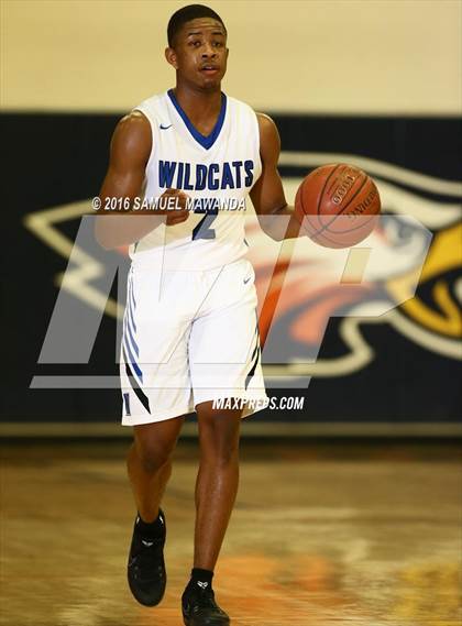 Thumbnail 2 in Agoura vs Windward (West Valley Thanksgiving Tip-Off Classic) photogallery.