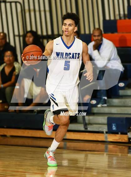 Thumbnail 2 in Agoura vs Windward (West Valley Thanksgiving Tip-Off Classic) photogallery.