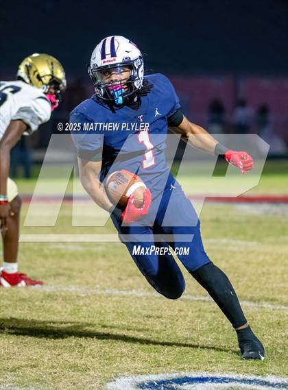 Thumbnail 1 in E.E. Smith vs Terry Sanford (NCHSAA 6A First Round) photogallery.