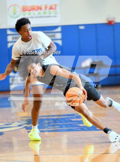 Thumbnail 1 in Apopka vs Lake Howell (14th Annual Earl Graham Metro vs Florida Challenge) photogallery.