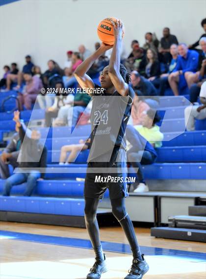 Thumbnail 2 in Apopka vs Lake Howell (14th Annual Earl Graham Metro vs Florida Challenge) photogallery.