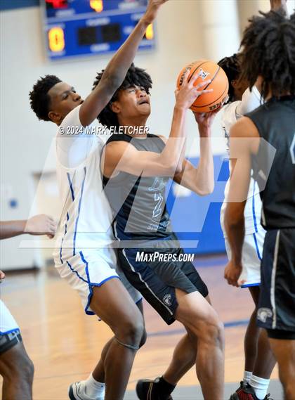 Thumbnail 3 in Apopka vs Lake Howell (14th Annual Earl Graham Metro vs Florida Challenge) photogallery.