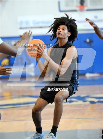 Thumbnail 1 in Apopka vs Lake Howell (14th Annual Earl Graham Metro vs Florida Challenge) photogallery.