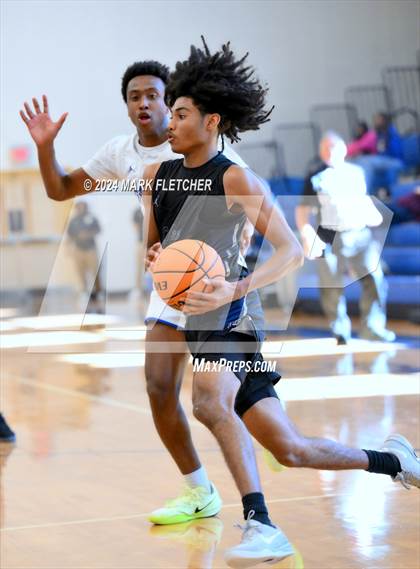 Thumbnail 1 in Apopka vs Lake Howell (14th Annual Earl Graham Metro vs Florida Challenge) photogallery.