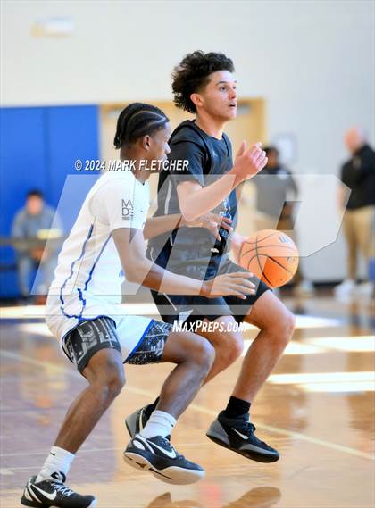 Thumbnail 2 in Apopka vs Lake Howell (14th Annual Earl Graham Metro vs Florida Challenge) photogallery.