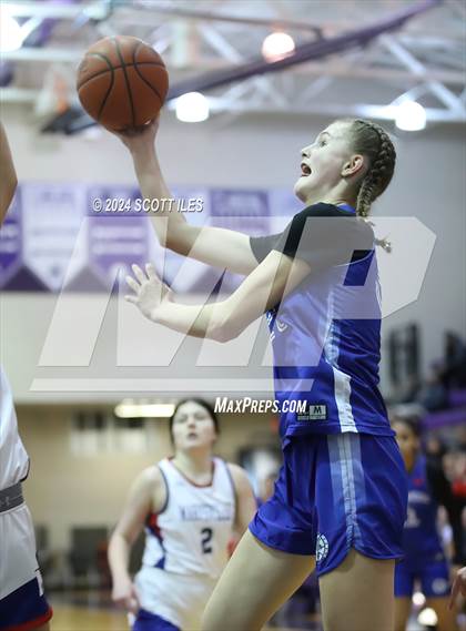 Thumbnail 1 in Marysville vs Crestwood Academy (Classic in the City) photogallery.