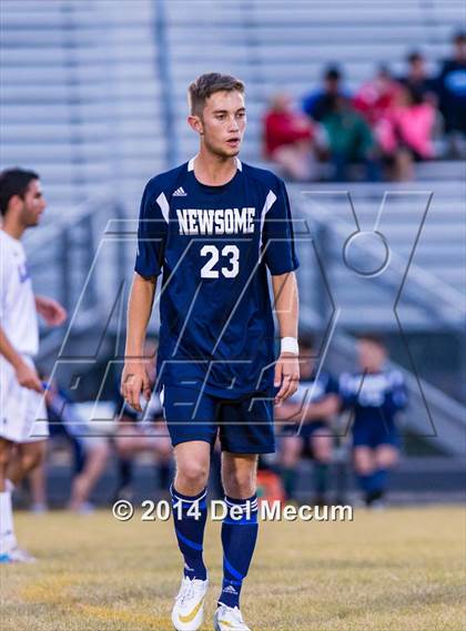 Thumbnail 2 in Newsome vs. King photogallery.